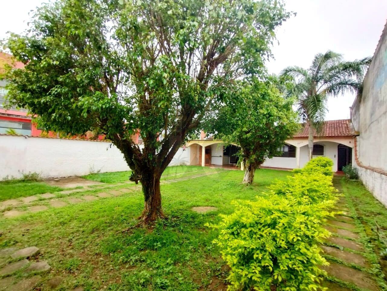 CASA A VENDA EM ITANHAÉM - OPORTUNIDADE - QUINTAL AMPLO