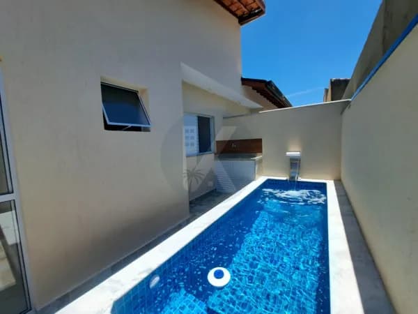 Casa á venda em Itanhaém Bairro Cibratel II com Piscina e Churrasqueira