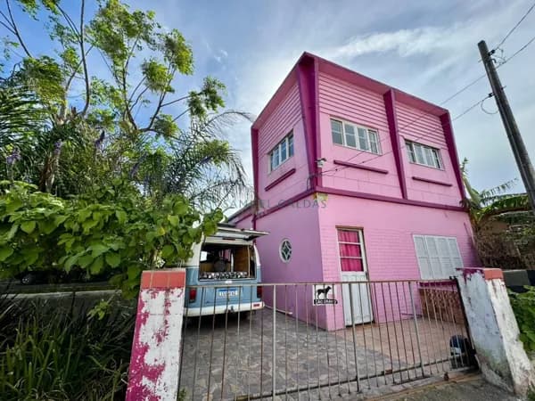 Única casa à beira da lagoa no centro histórico!