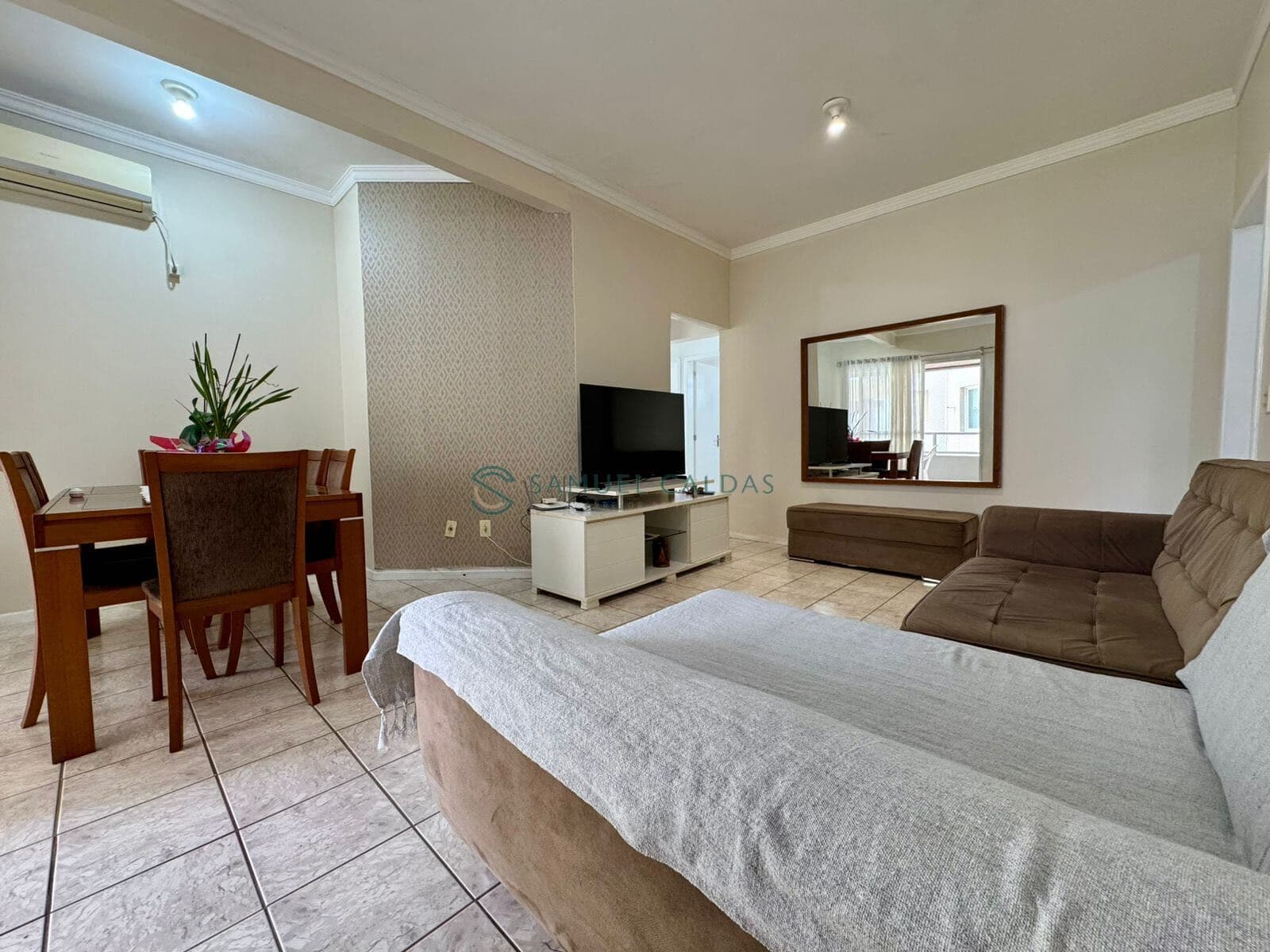 Apartamento para alugar no bairro Mar Grosso em Laguna/SC