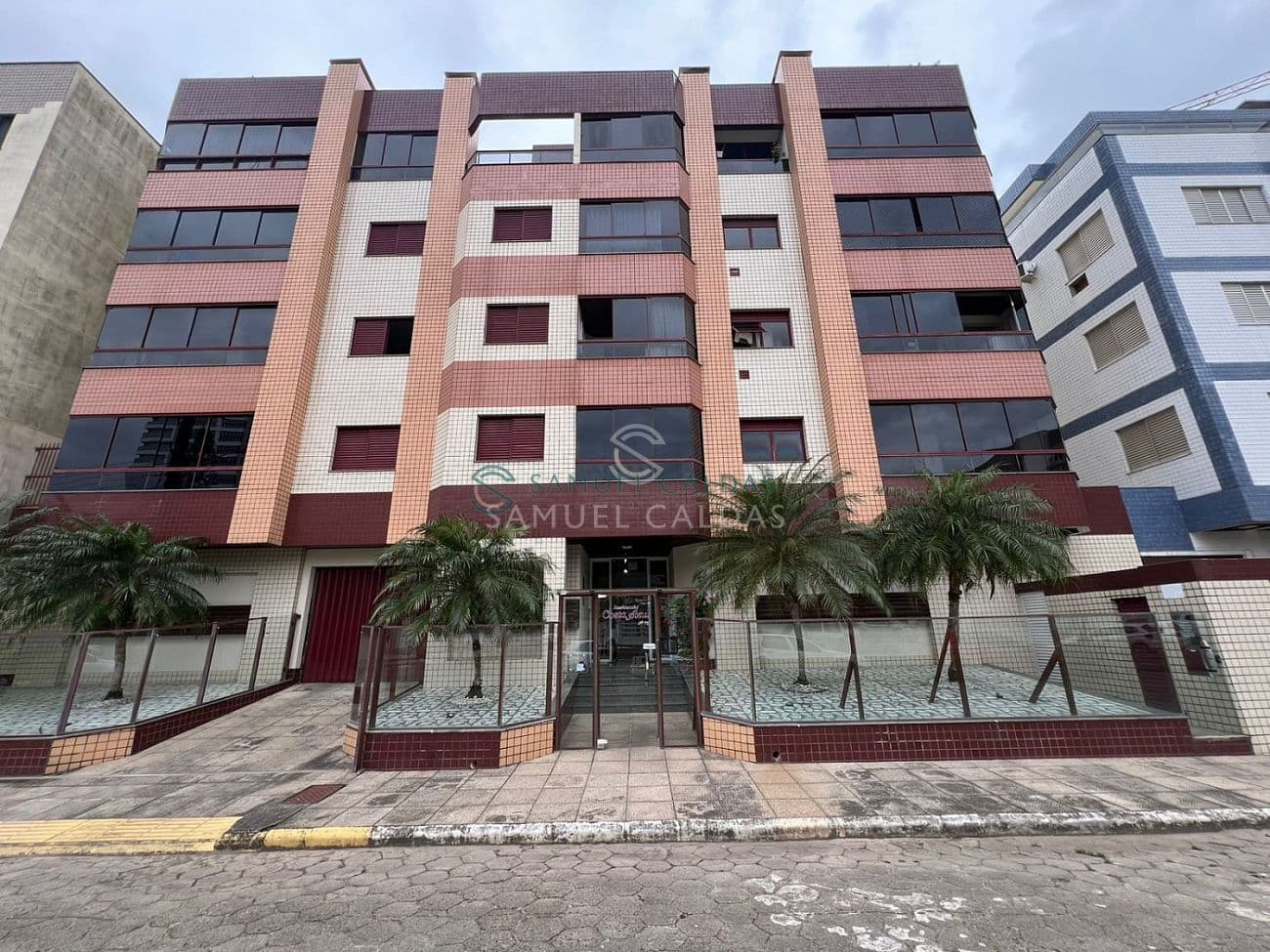 Apartamento para alugar no bairro Mar Grosso em Laguna/SC
