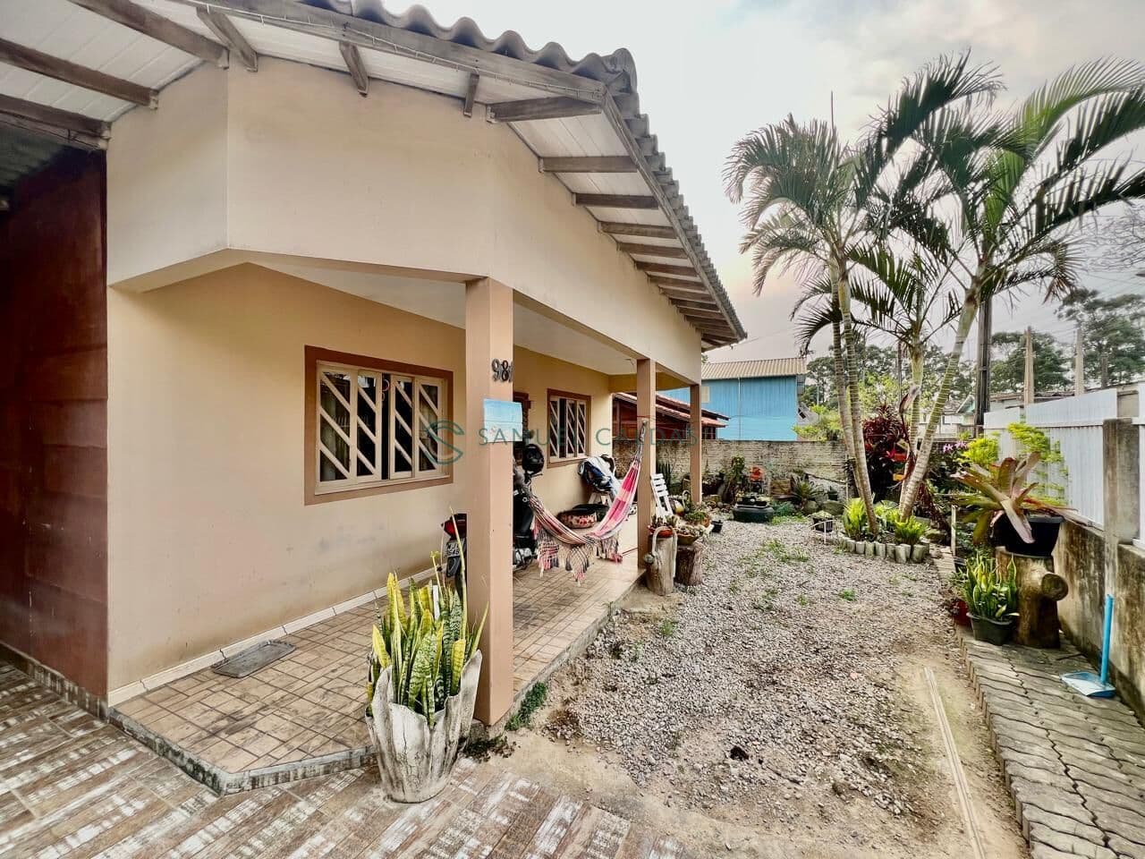 Casa em Barranceira, Laguna/SC