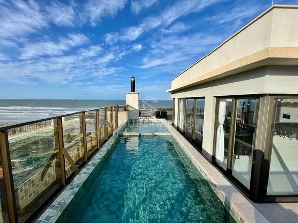 Apartamento à venda no bairro Mar Grosso em Laguna/SC