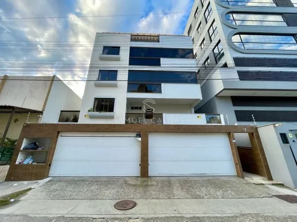 Apartamento à venda no bairro Mar Grosso em Laguna/SC