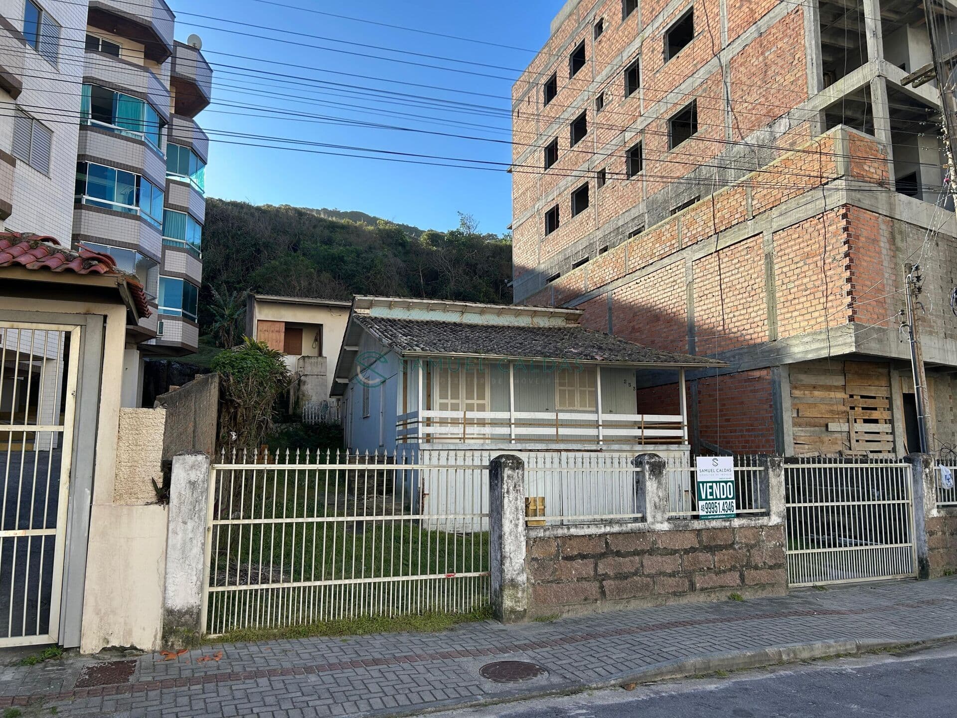 Terreno com 455m² à venda em Mar Grosso, Laguna-SC