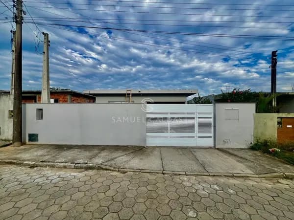 Casa à venda no bairro Cabeçuda em Laguna/SC
