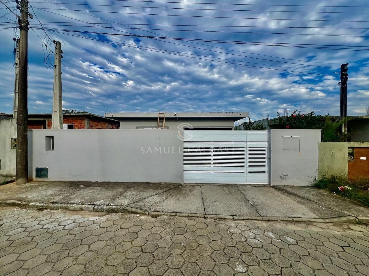 Casa à venda no bairro Cabeçuda em Laguna/SC