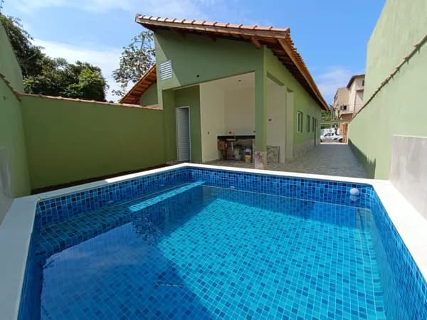 Casa com 2 quartos, sendo 1 suíte