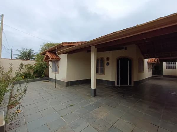 Casa lote inteiro proximo ao mar