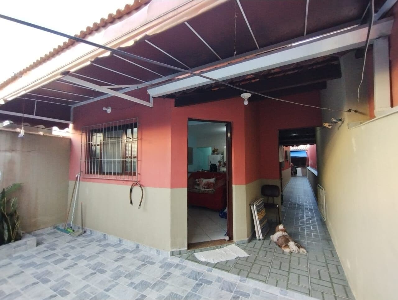 Casa com 2 quartos, sendo 1 suíte + edícula com 1 quarto