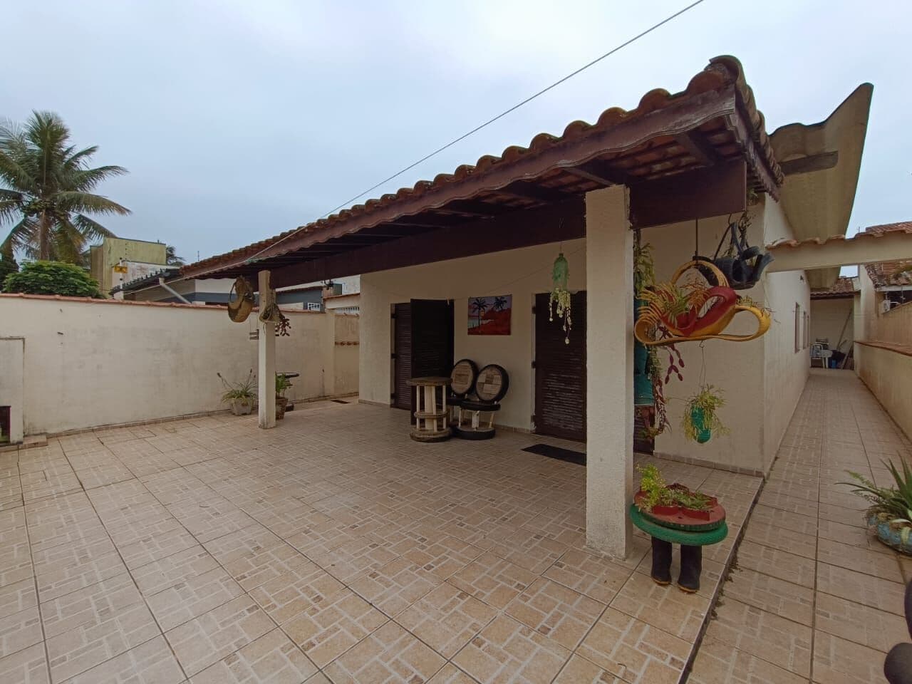 Casa com 3 quartos, à 200m da praia