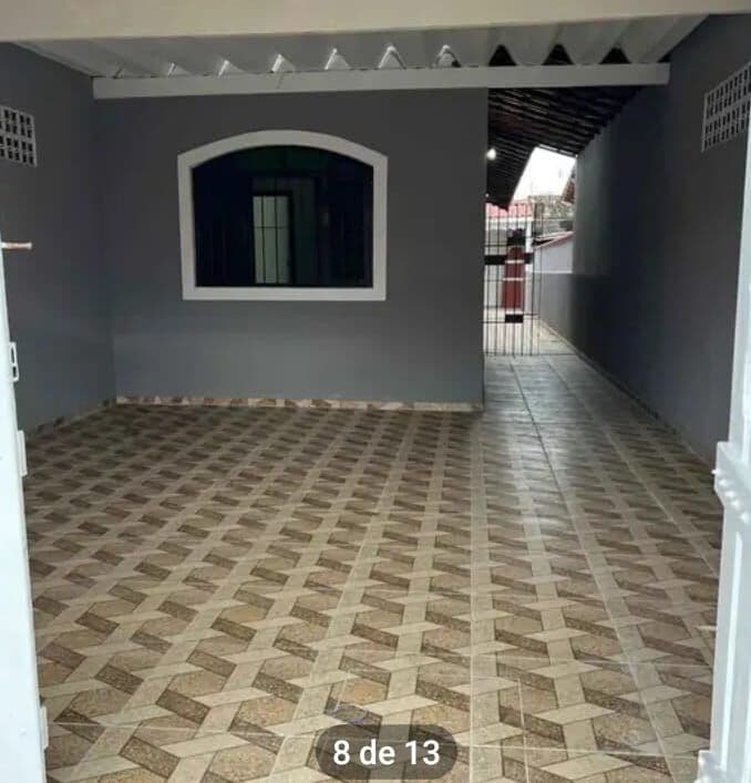 Casa com 2 quartos e área de lazer coberta