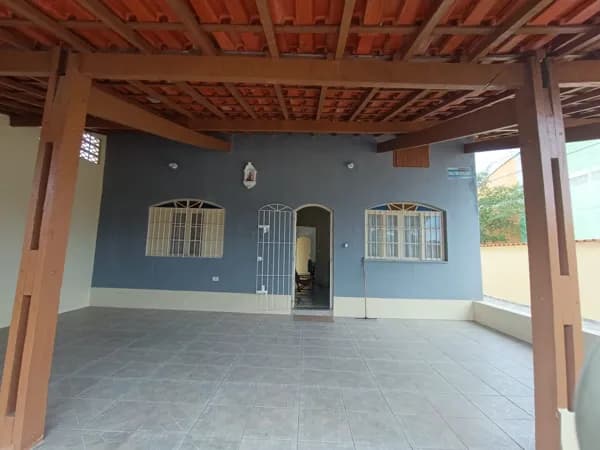 Casa com 3 quartos, em ótima localização