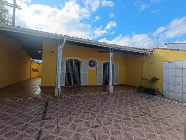 Casa à 100m da praia, lotei inteiro, com 4 quartos