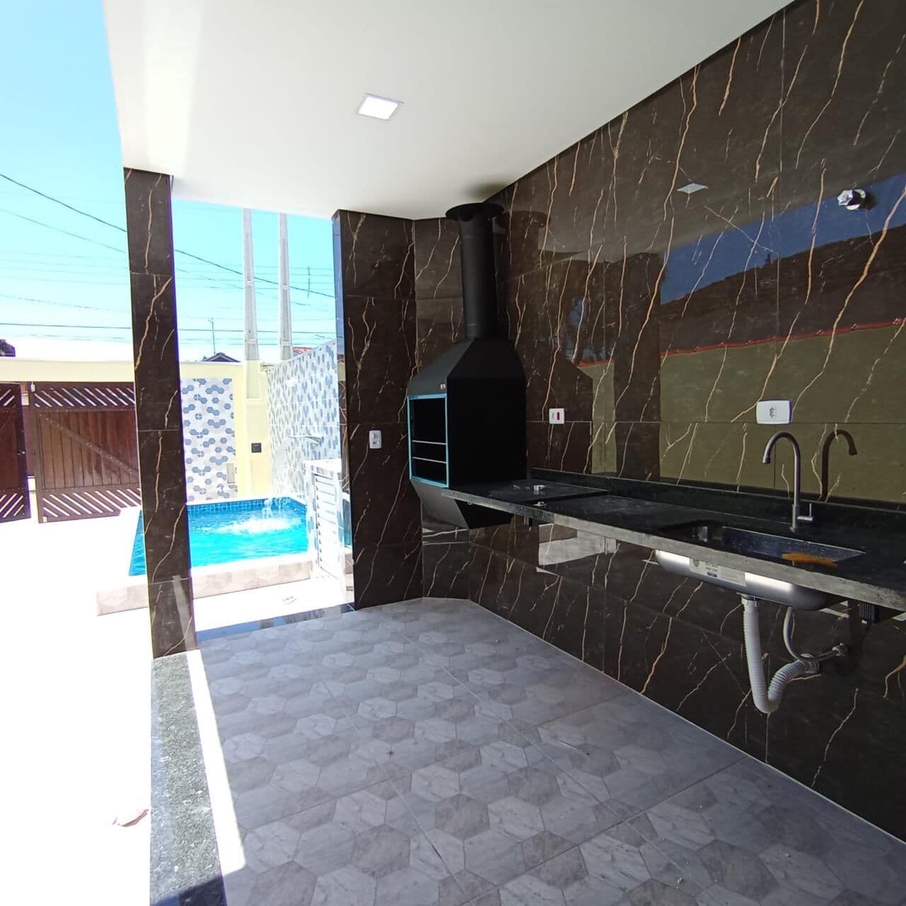 Sobrado com 2 suítes, piscina e área gourmet
