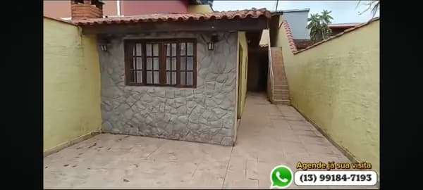 Casa com 3 quartos, área gourmet, à 600m da praia