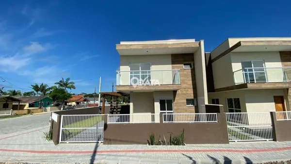 Sobrado em Itapoá - Cambiju