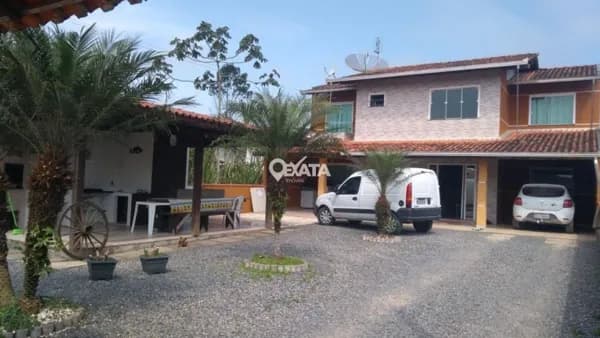 Sobrado em Itapoá - Centro