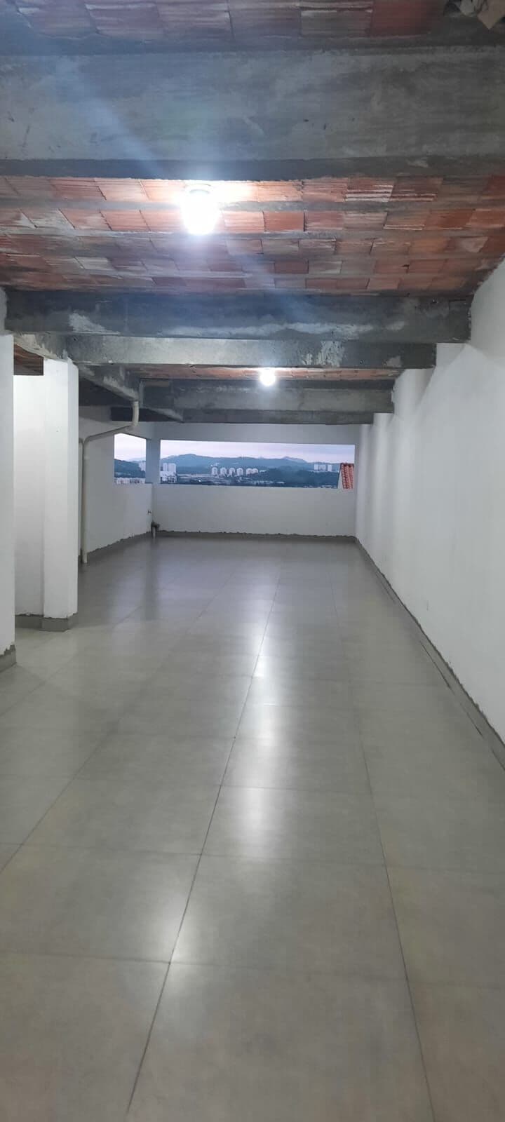 Salão Comercial para Locação no Jardim Graziela – 125m², Espaço Amplo e Bem Localizado