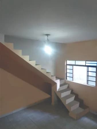 Casa à venda no Parque Viana em Barueri com 5 quartos sendo 1 suíte e 3 vagas por 530 mil