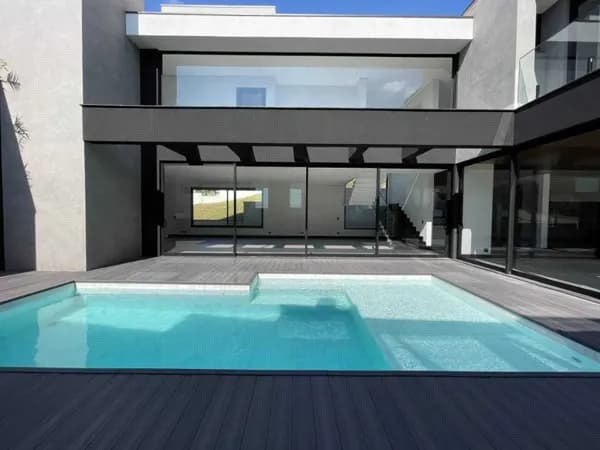 Casa de alto padrão no Gênesis 2 – 566m² Área Construída, 4 suítes, 6 vagas