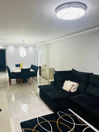 Oportunidade! Sobrado Amplo à venda com 3 Andares e Estrutura Completa no Parque Esmeralda