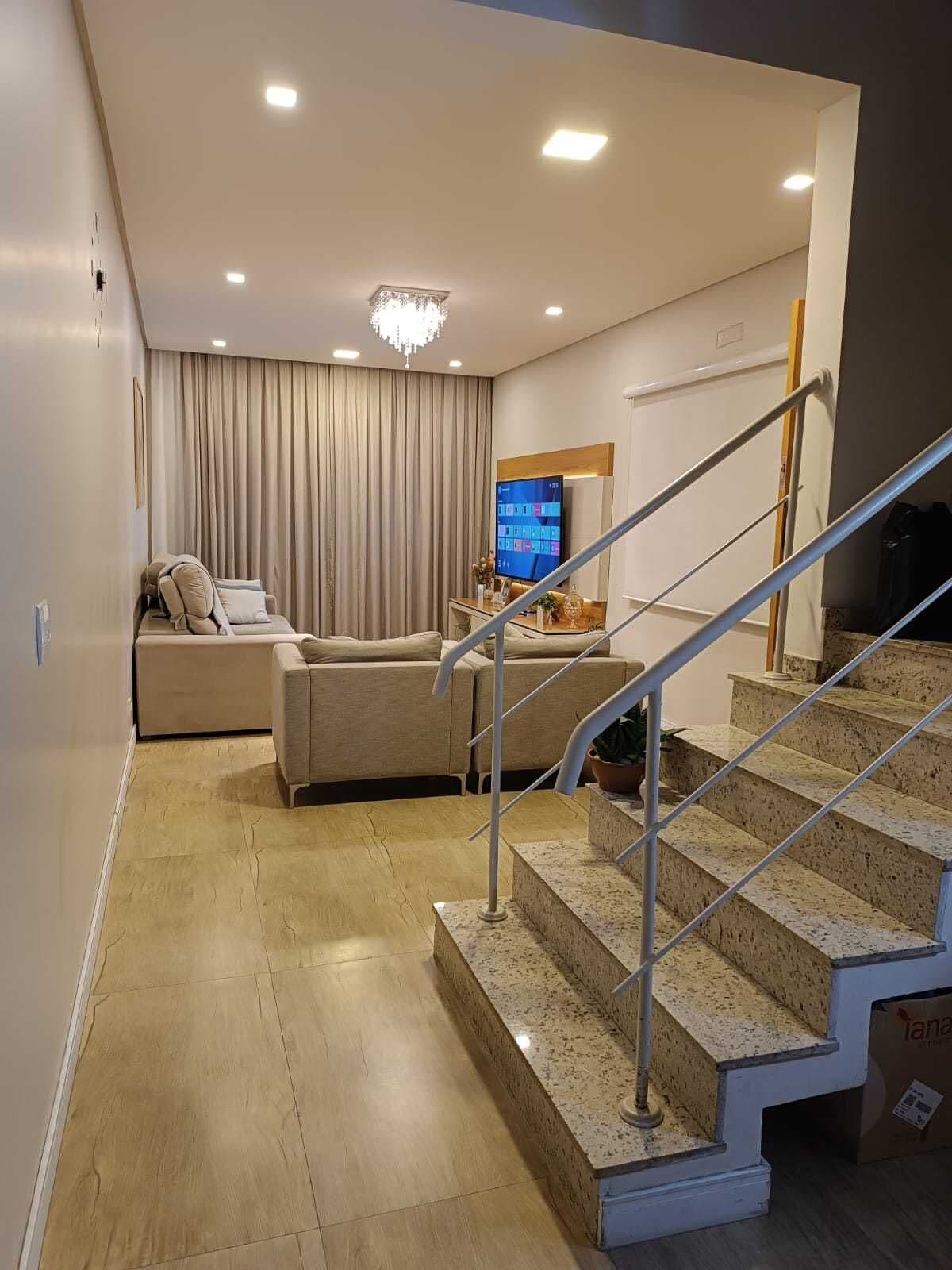 Sobrado de 150m² à venda de na Aldeia de Barueri, com 3 Dorms (1 suíte), 2 vagas e Energia solar.