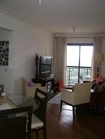 Apartamento 55m² no Riverside – Varanda com Vista Livre e Piso em Madeira