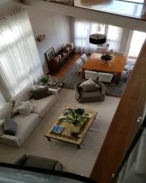 Sobrado à venda de 380m² no Morada dos Lagos com 3 Suítes e Vista para a Serra do Japi