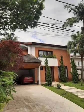 Sobrado Alto Padrão à venda no Alphaville 5 com 4 Suítes e Área Gourmet