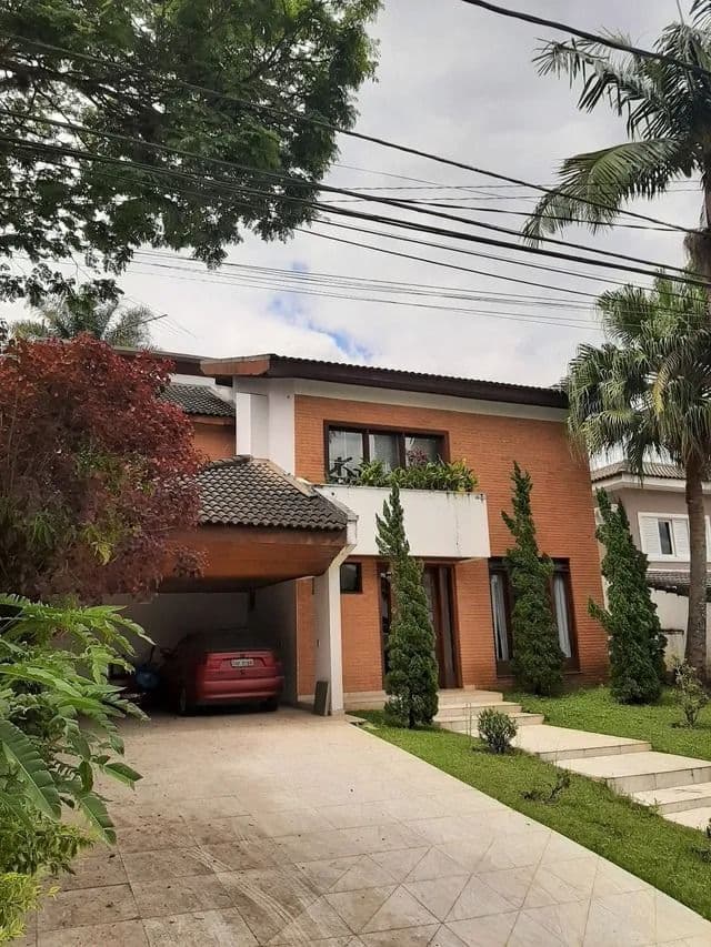 Sobrado Alto Padrão à venda no Alphaville 5 com 4 Suítes e Área Gourmet