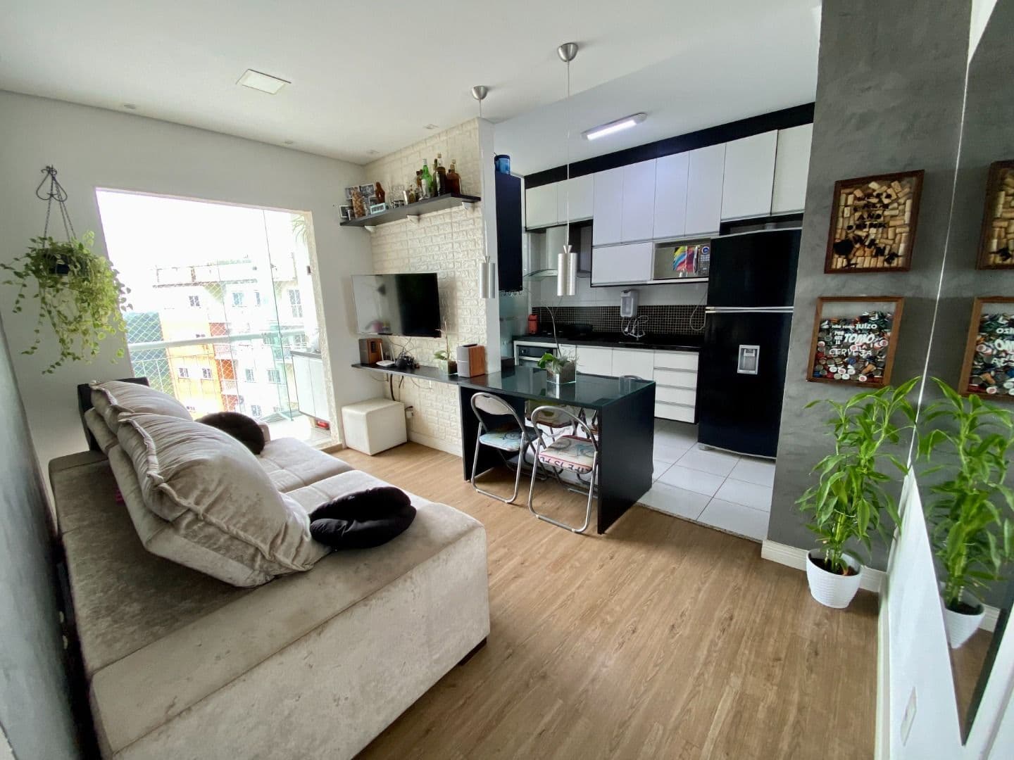 Apartamento à venda de 57m² no Upper Ville com Varanda Fechada e Móveis Planejados