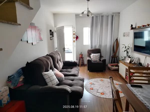 Casa à venda em Jandira de 75m² com 2 suítes e área gourmet no Residencial Monteiro Lobato — Super oportunidade!