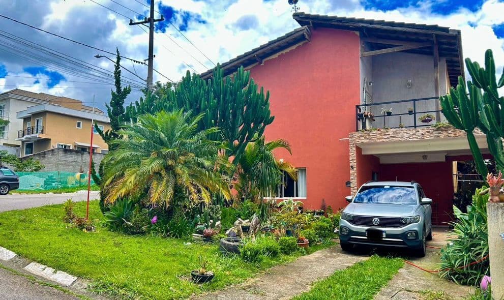 Casa de Condomínio em Santana de Parnaíba - Suru