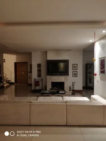 Casa à venda no Condomínio Refúgio dos Pinheiros em Itapevi, de 850m², com 4 suítes e 6 vagas