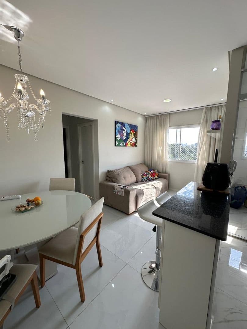 Apartamento á Venda com 2 dormitórios e 1 vaga em Barueri