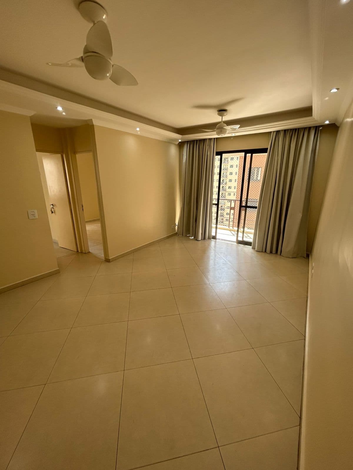Apartamento a venda com 3 dormitórios e 2 vagas no condomínio Pacific Towers em alphaville