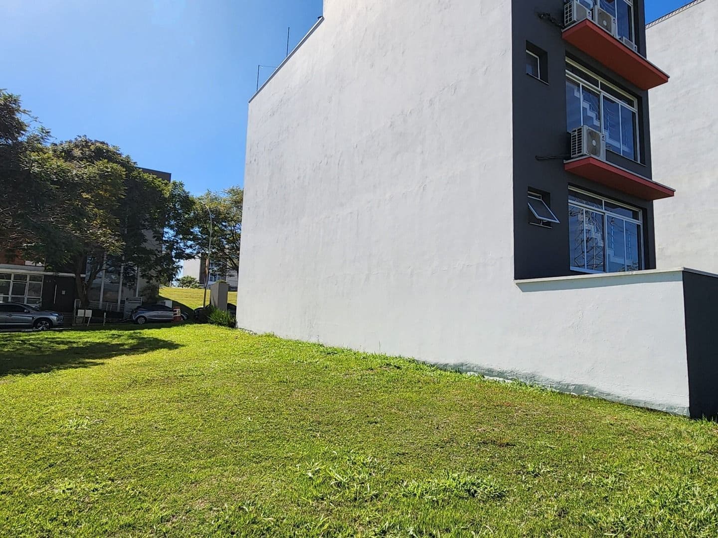 Terreno comercial a venda de 150m 2, em Alphavile no condomínio Burle Max