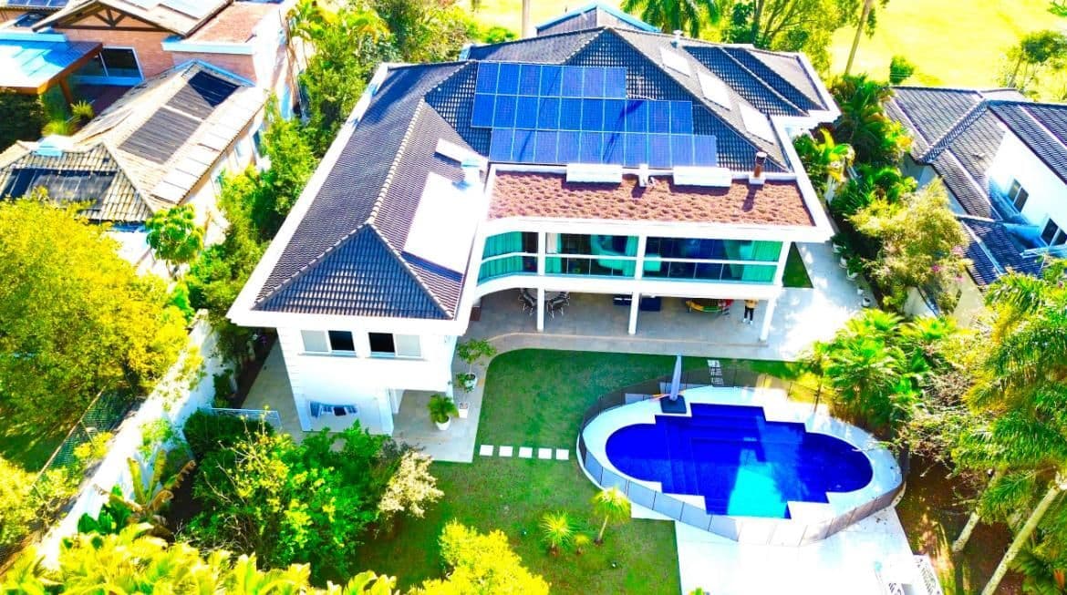 Mansão Moderna à venda no Tamboré 1 com 744m² e área lazer completa