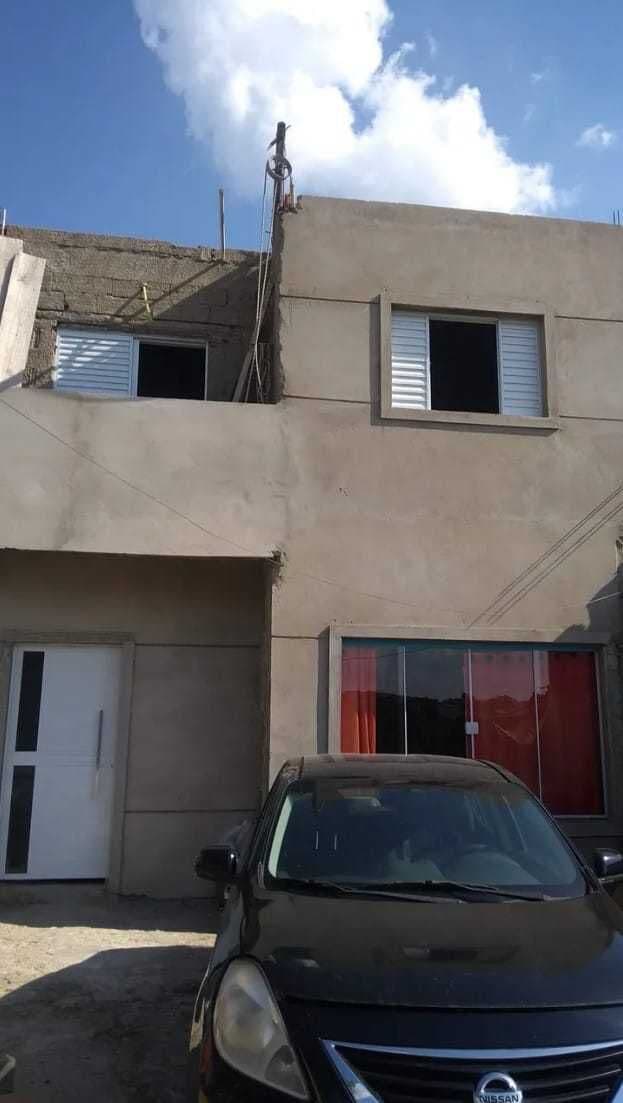 Casa à venda no Condomínio Reserva Roselândia em Itapevi, com 3 Dormitórios (sendo 1 suíte), 2 vagas