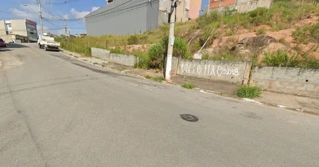 Terreno à venda de 125m2, em Barueri no bairro Jardim Maria Helena e aceita financiamento