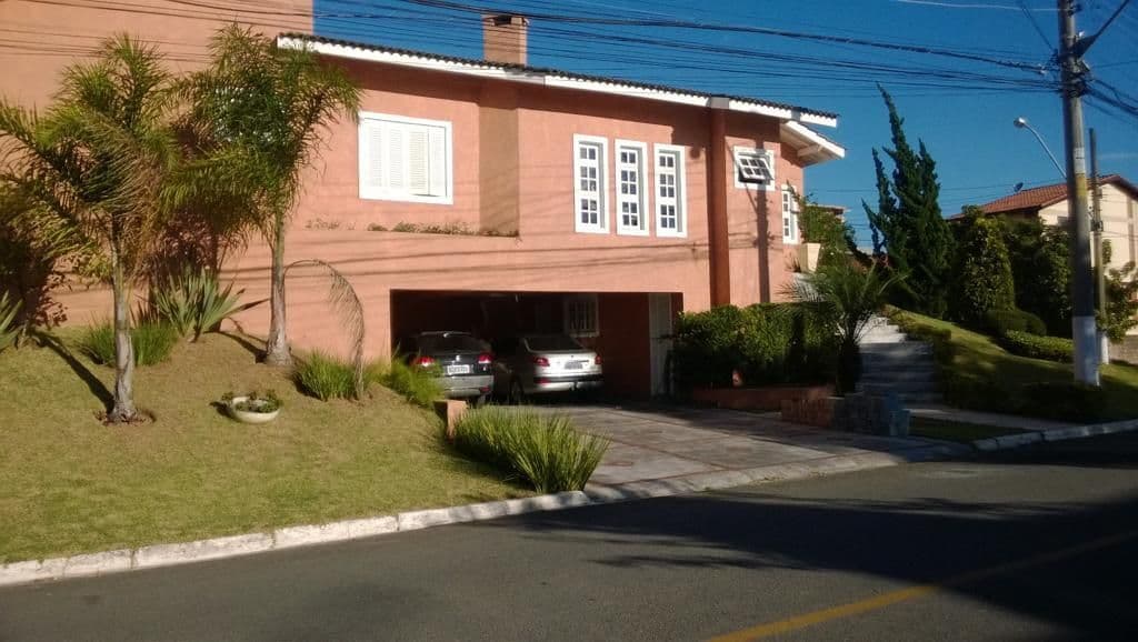Casa Semi Térrea à venda em Santana de Parnaíba com 241m² – Super Oportunidade!