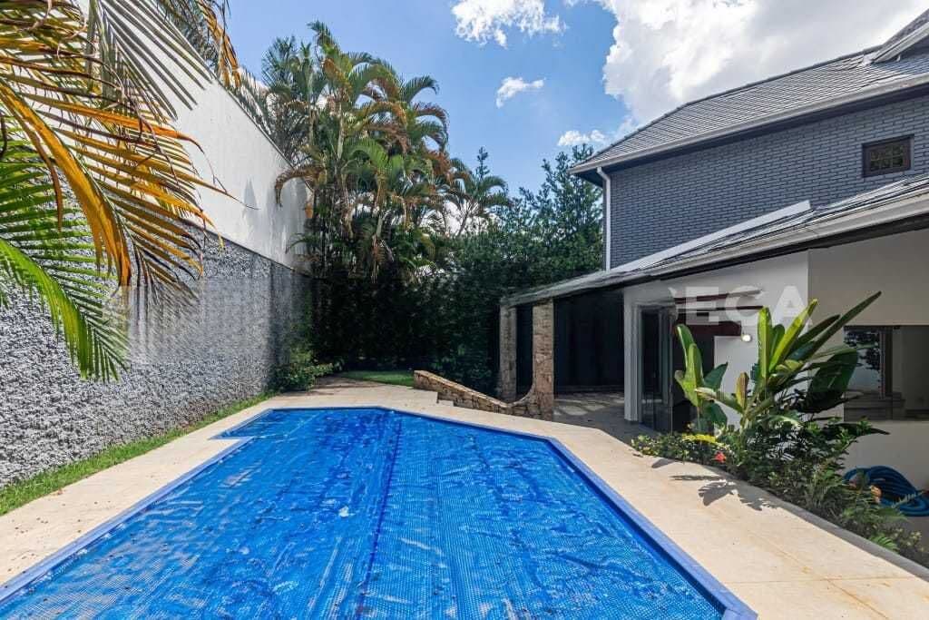 Casa de 4 Dormts (4 Suítes), 6 vagas no Residencial Alphaville 2 em Barueri
