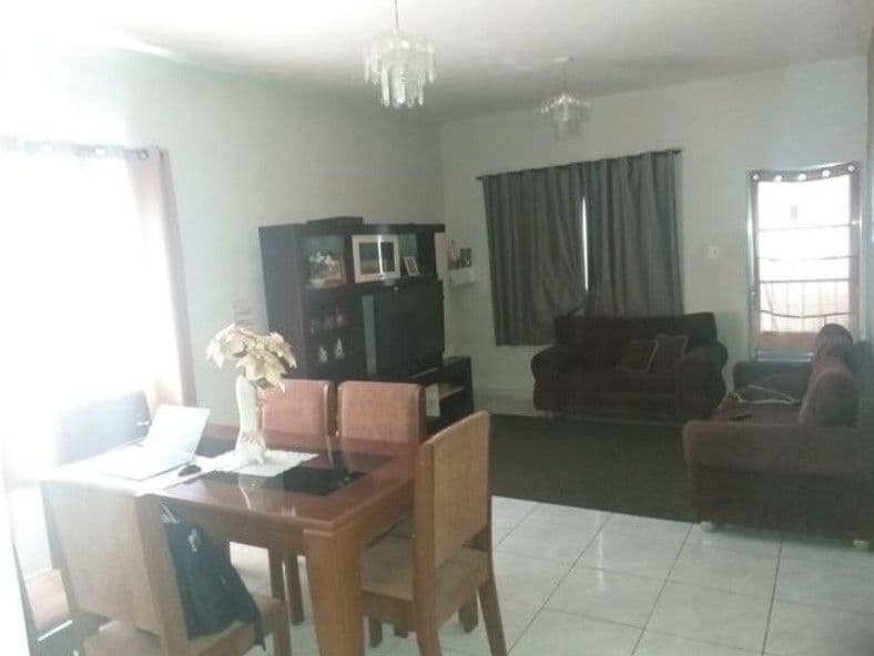 Sobrado à venda 120m² com 4 Casas e Ampla Garagem em Carapicuíba – Super Oportunidade