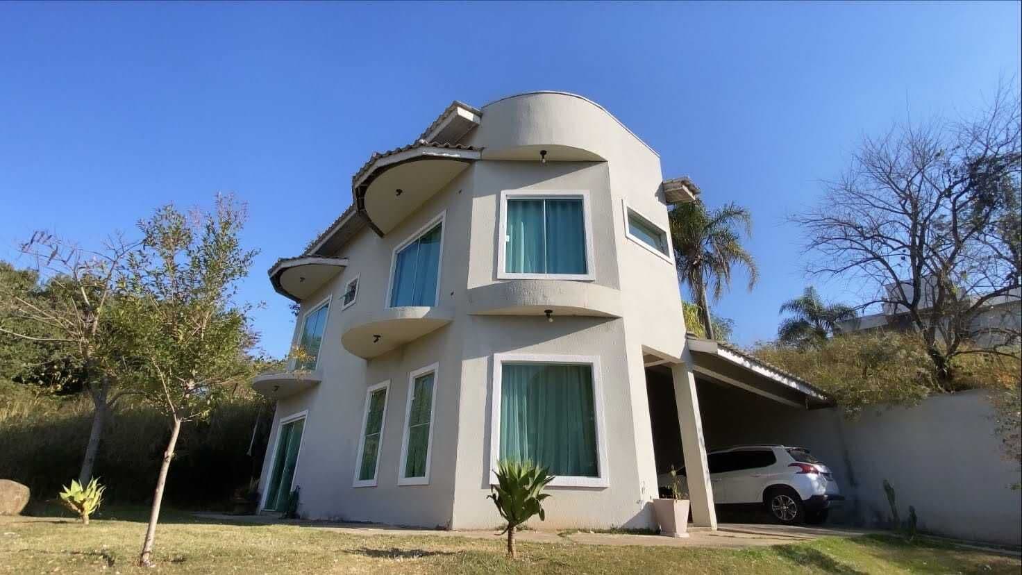 Casa de alto padrão de 160m² à venda no Vale da Benção em Araçariguama/SP