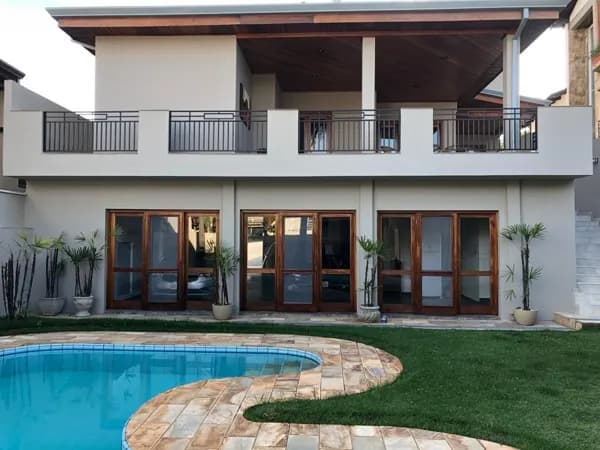 Casa à venda no Residencial Alphaville 11 em Barueri, de 440m² com 2 quartos sendo 2 suítes e 4 vagas