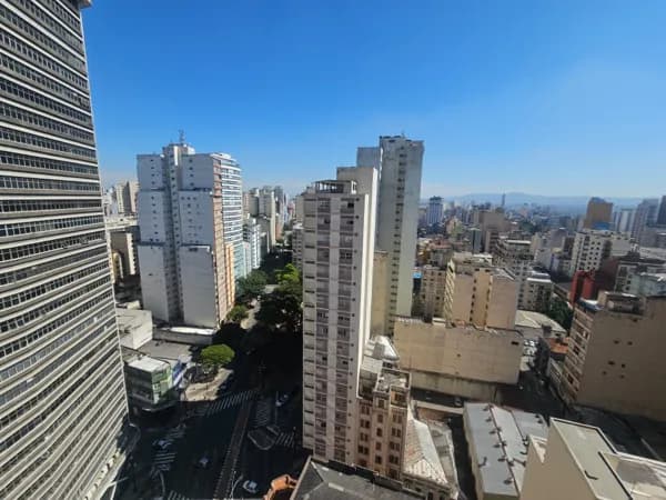 Já pensou em morar no coração de São Paulo, com vista livre para a Praça da República e a poucos passos do metrô?