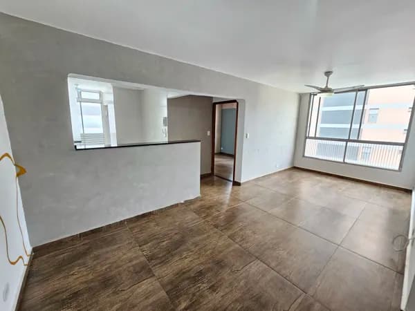 Este apartamento localizado no bairro da Consolação, em São Paulo, oferece uma excelente oportunidade para quem busca um imóvel na região central da cidade.