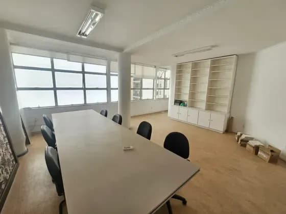 🛑 ATENÇÃO: Investimento de Ouro no Coração de SP! 48m² de Salas Conjugadas na Rua Dom José de Barros, 17.