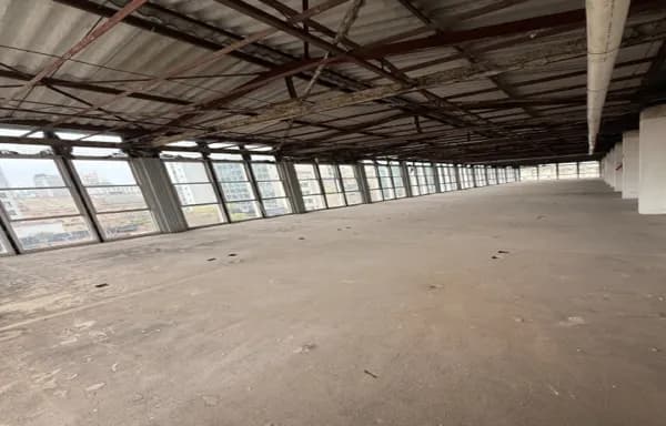 Oportunidade rara: um prédio monousuário completo, localizado na Rua 24 de Maio – República, em frente ao SESC 24 de Maio e a poucos passos do futuro Boulevard São João.
